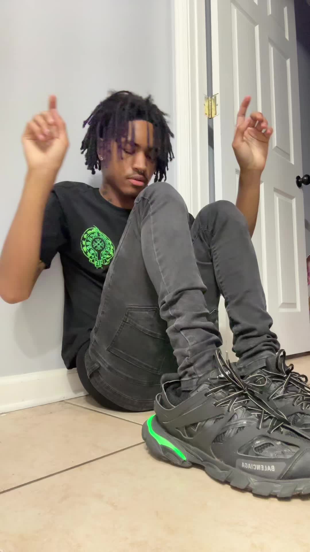 @⛧
