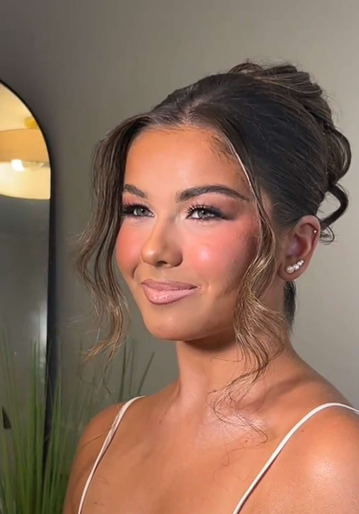 @Amberlyn Holifield|Travel HMUA