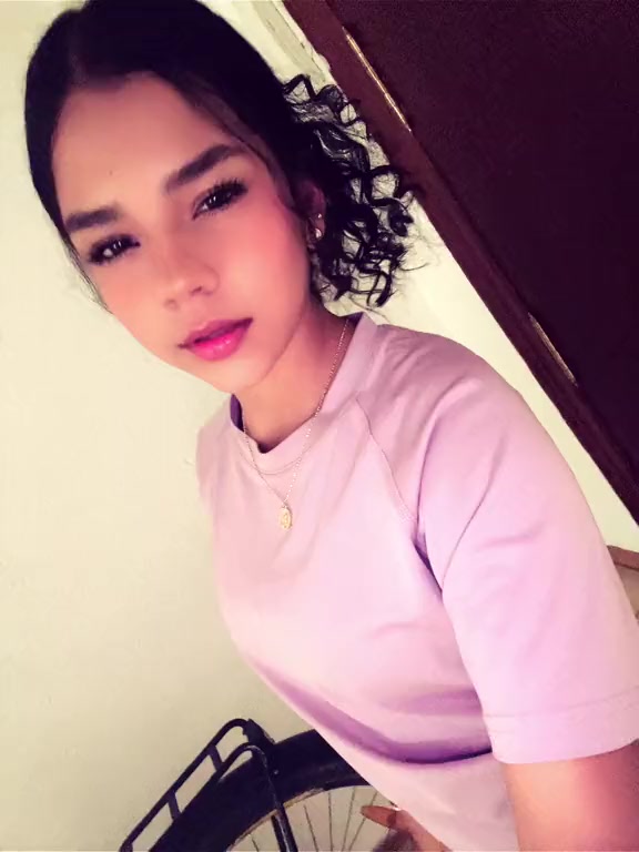@👩🏽&zwj;🦱