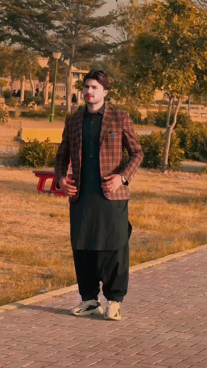 @🥰 BukhtSaeed khan احن حیل