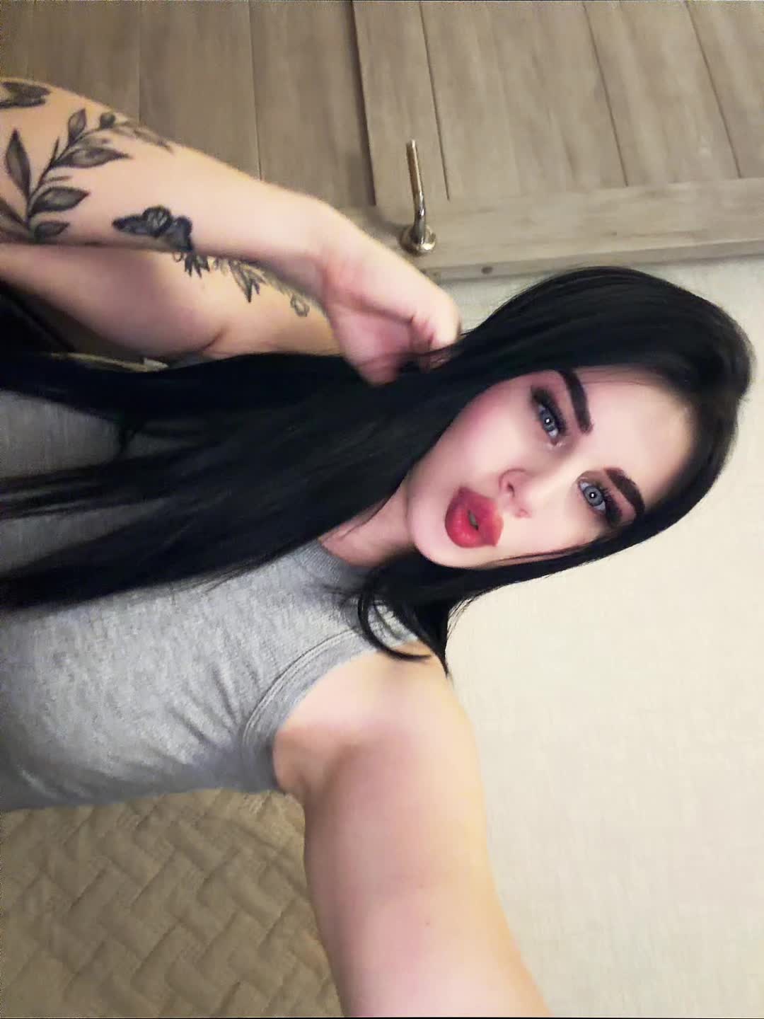 @thesamevladka