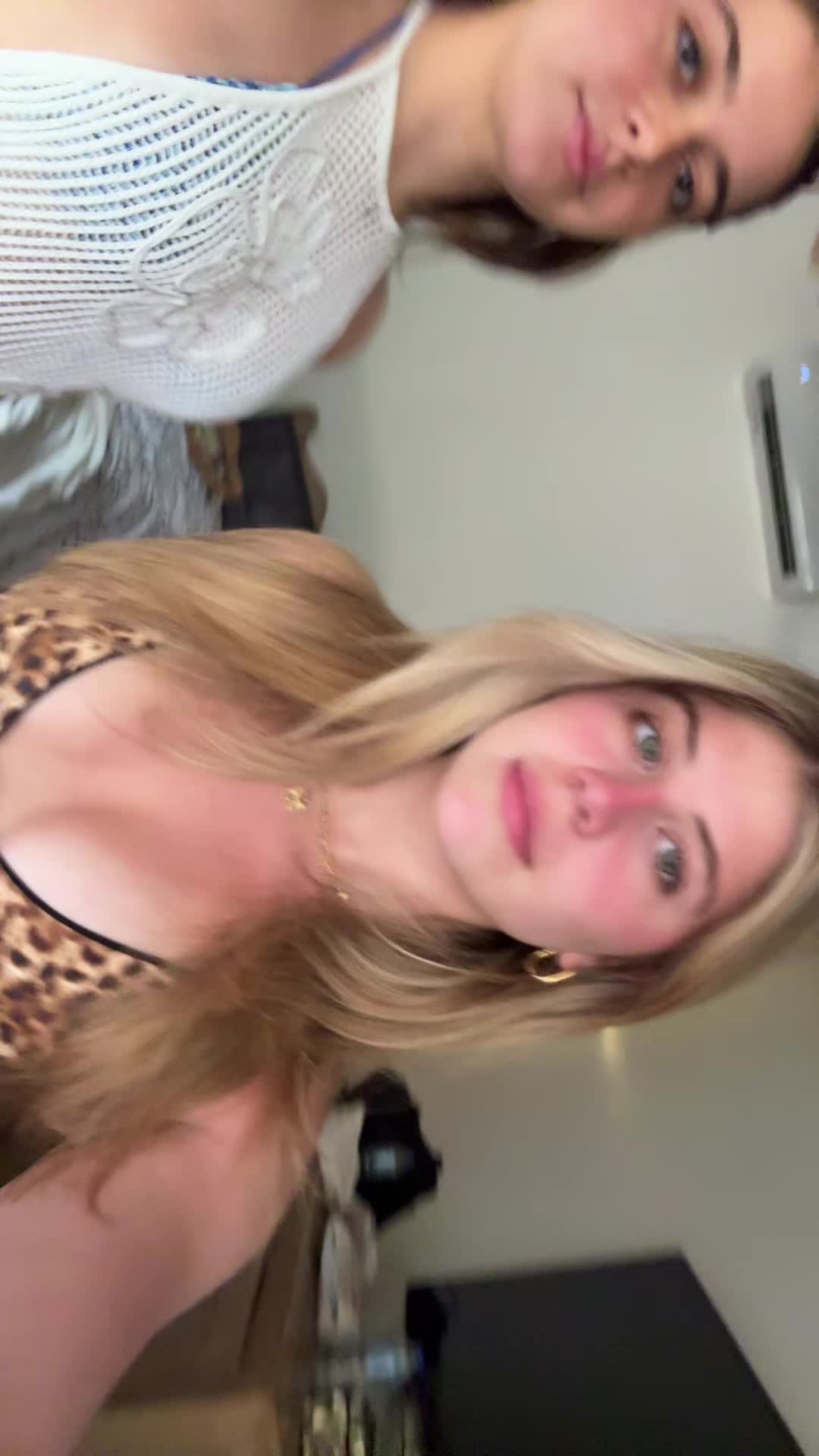 @👹