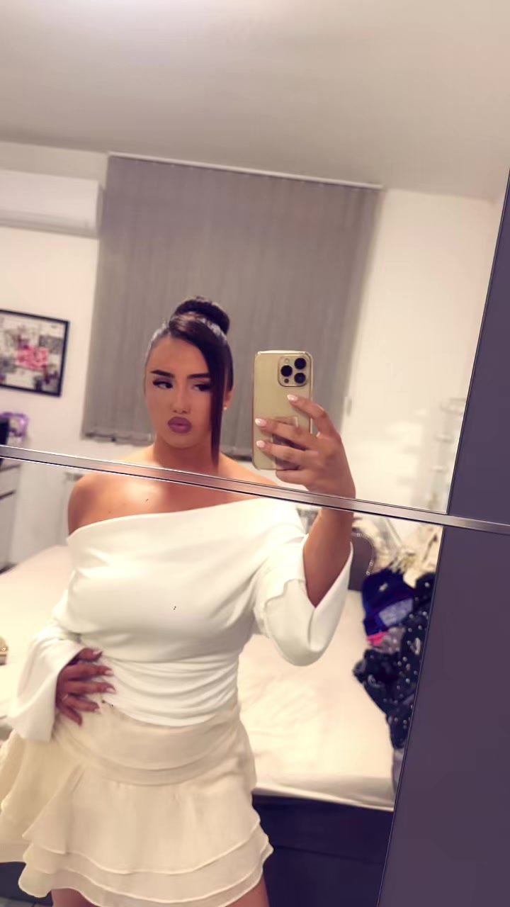 @𝐚𝐧𝐭𝐨𝐧𝐢𝐧𝐚