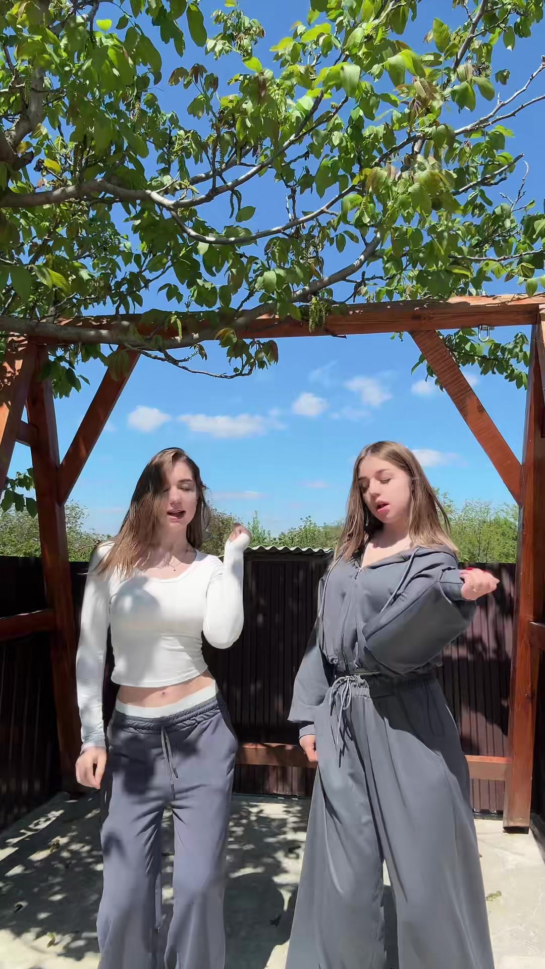 @_vilest_sisters