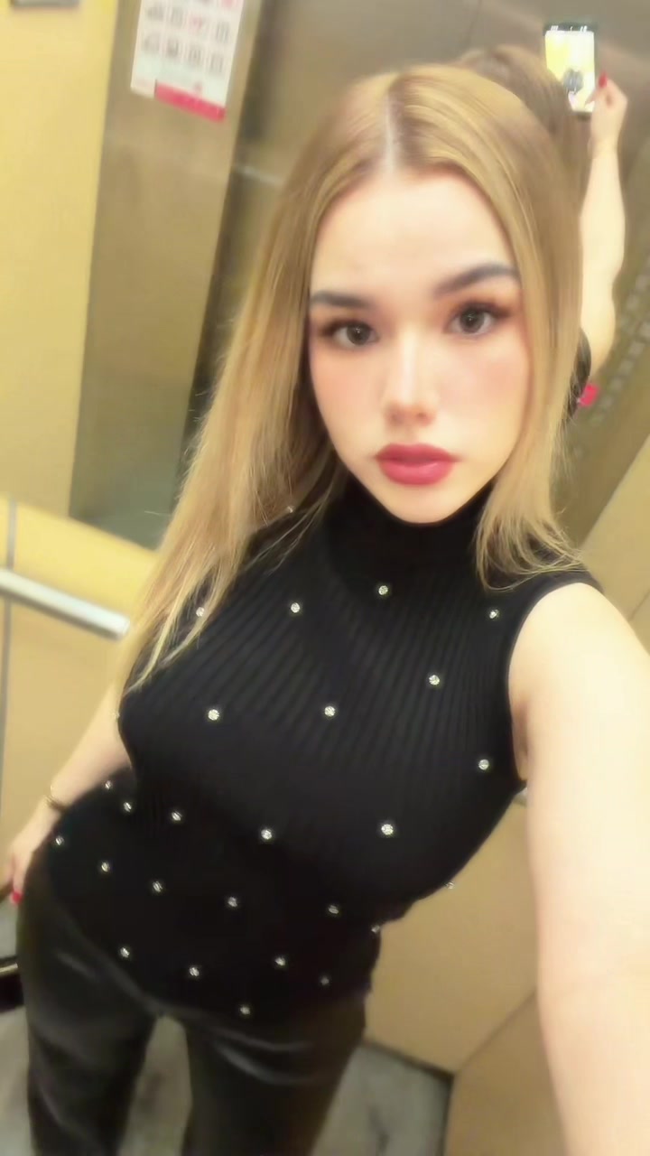 @Anahí