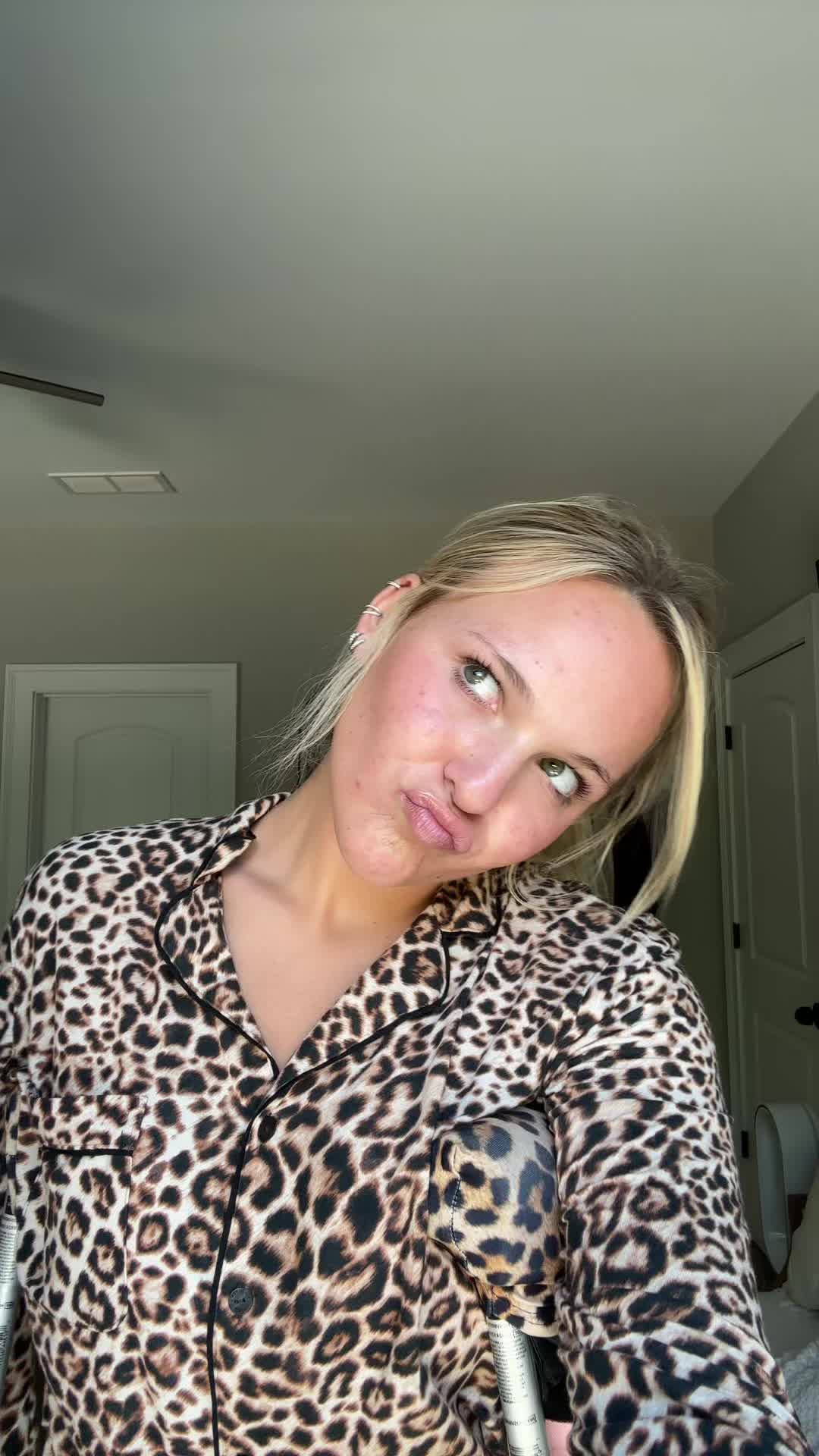@LYZABROOKS