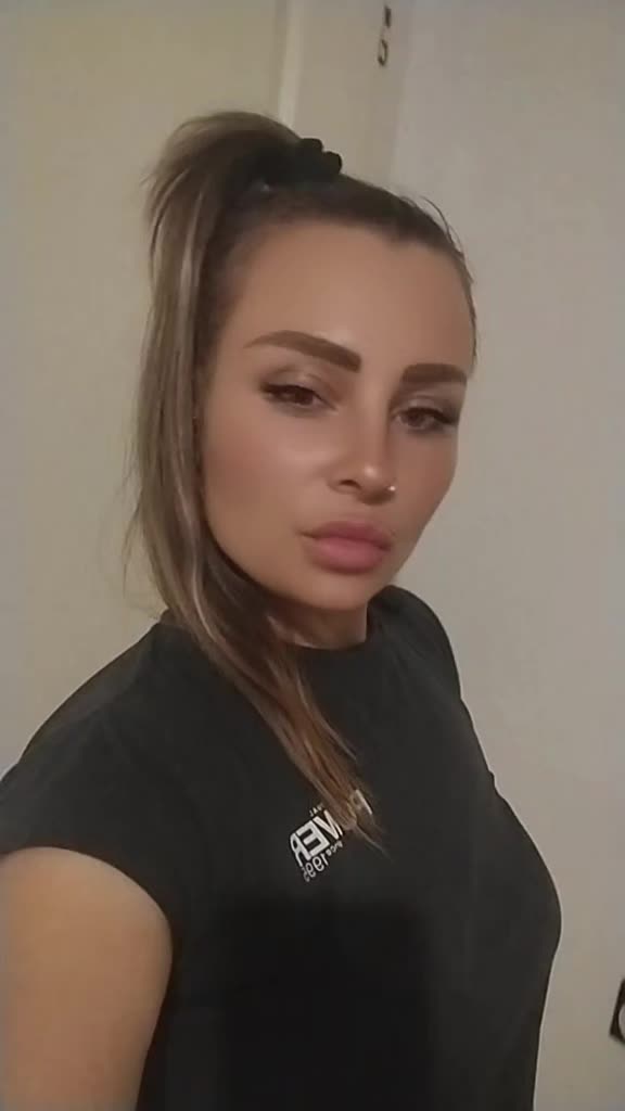 @Saki👸🇲🇰