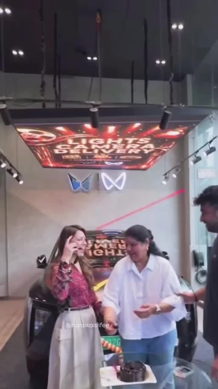 @Lovely Hansika