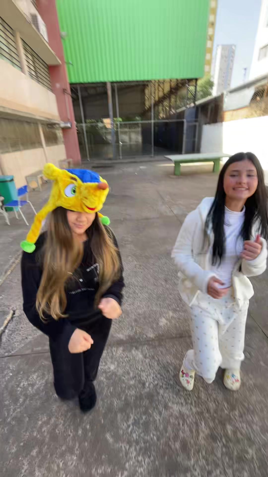 @nicoly
