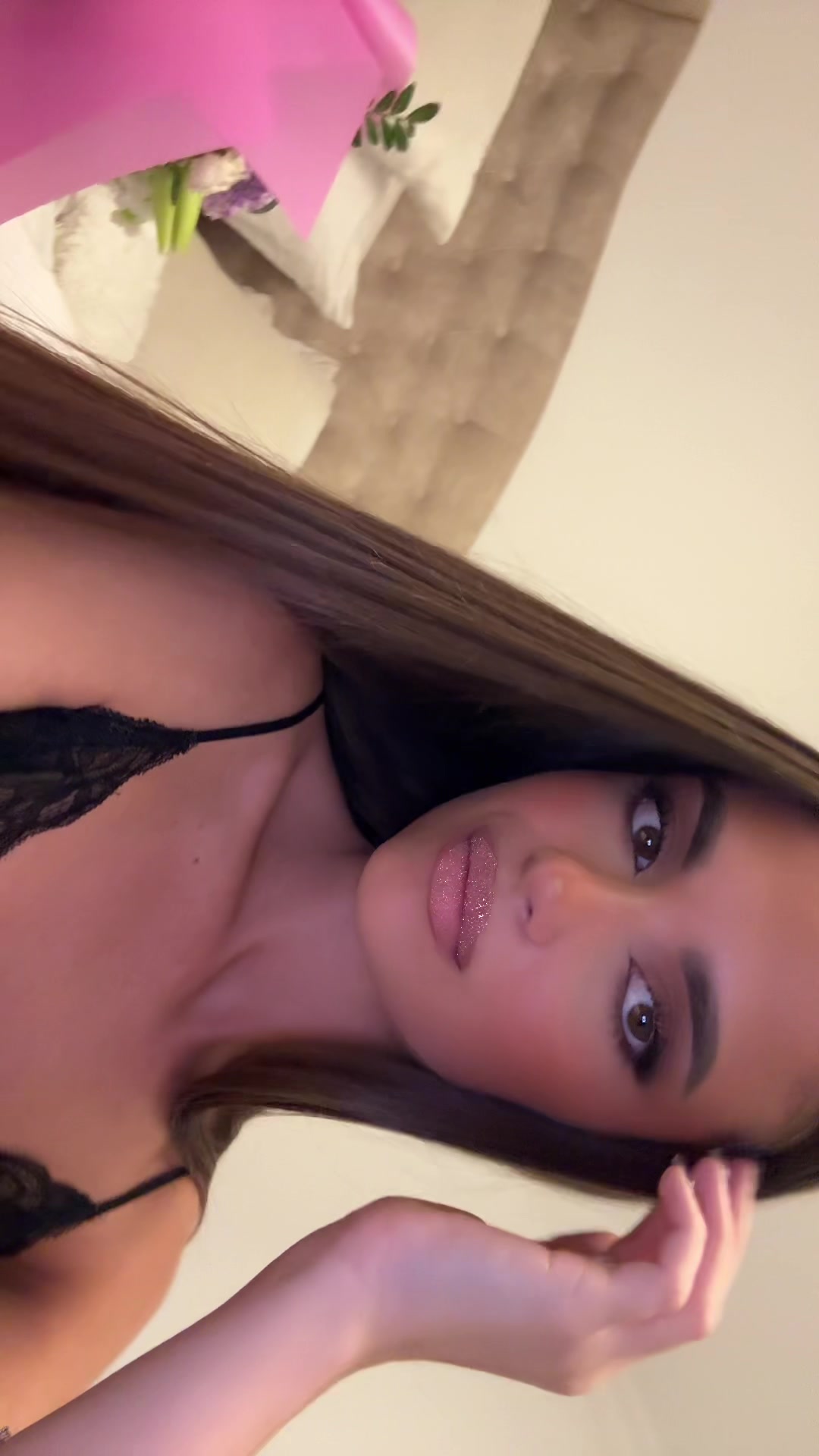 @𝐇