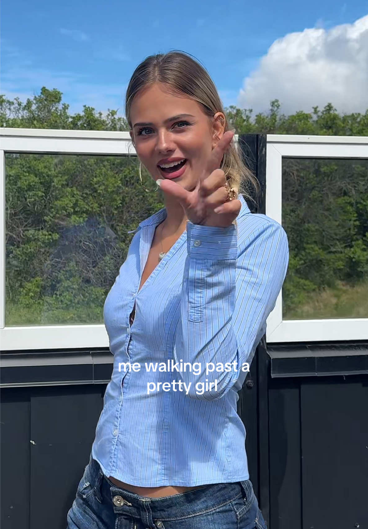 @saracrumbleleg