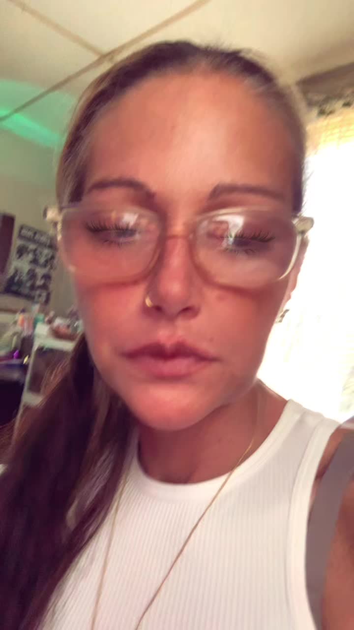 @Clickclackchiclets