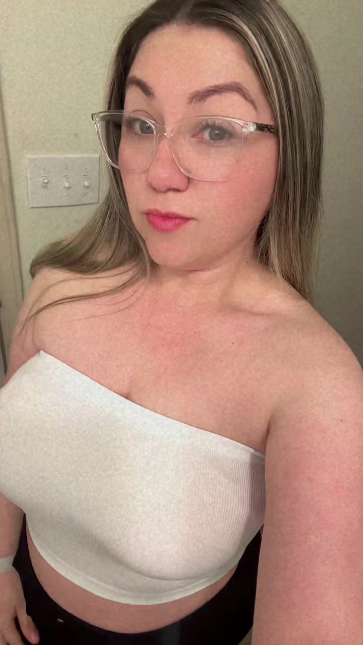 @Angelica González