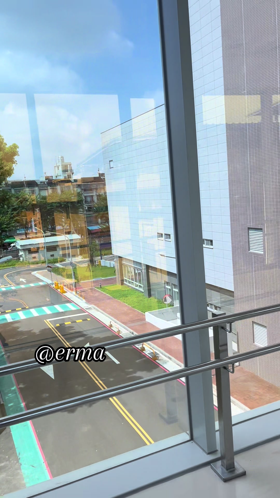 @Erma~