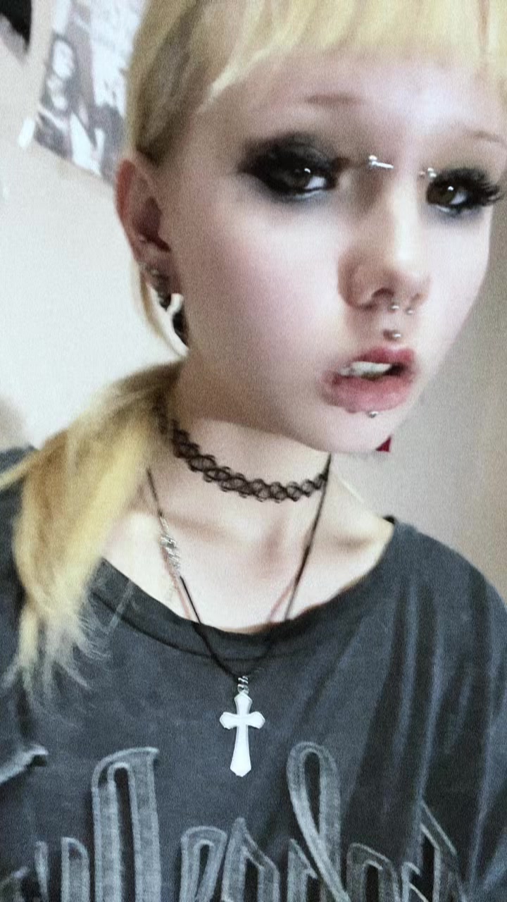 @× ШАРЛОТТА РАЙЗЕР ×