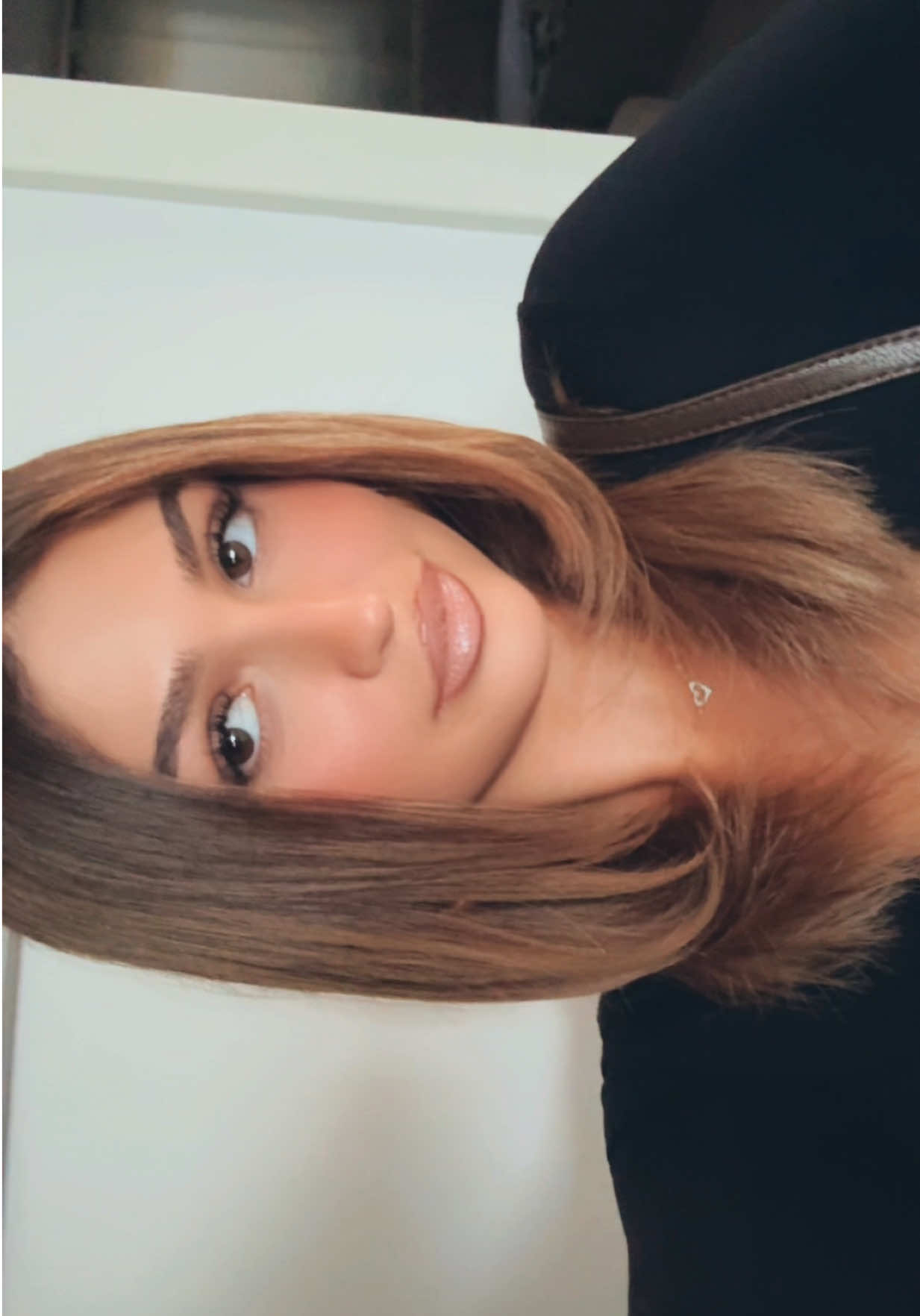 @𝐾𝑎𝑟𝑜𝑙𝑖𝑛𝑎