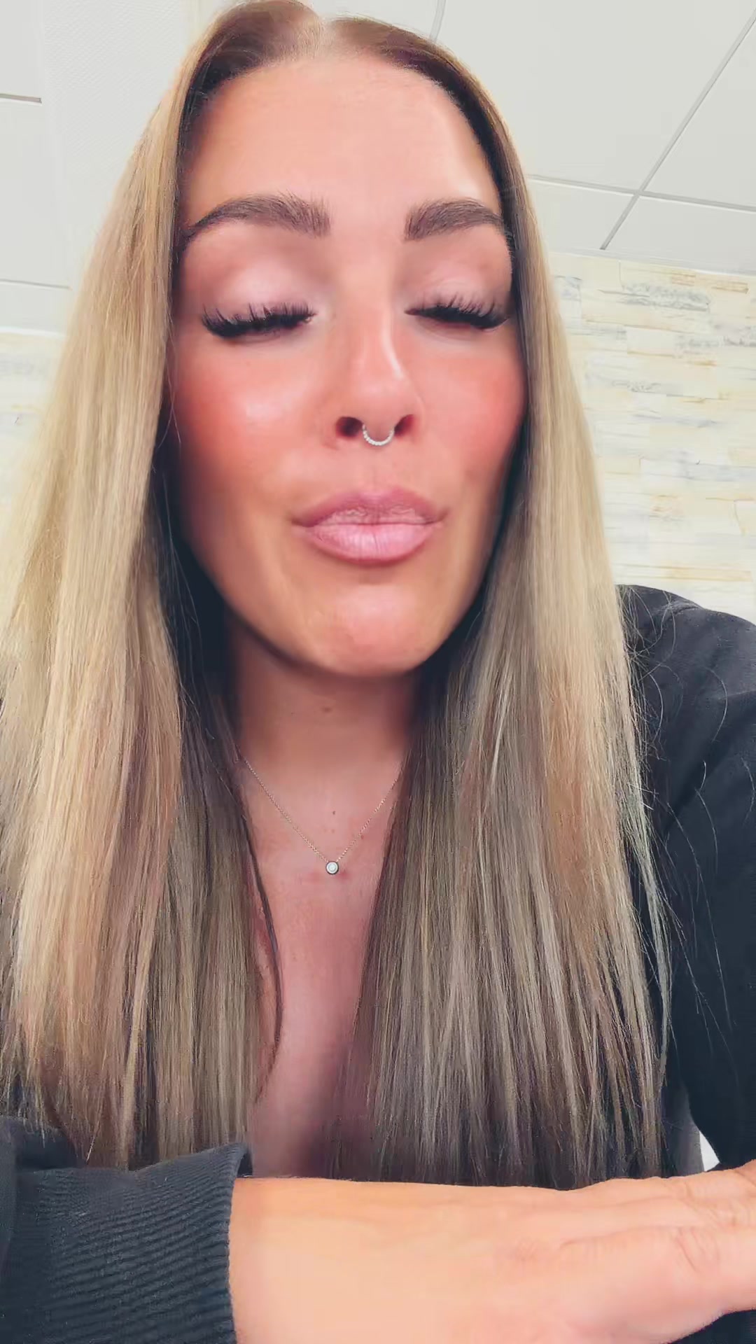 @melina.melina_
