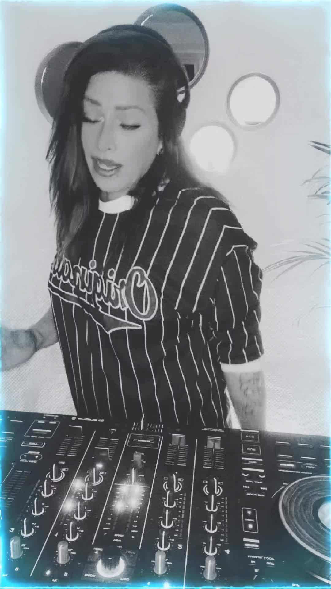 @★&real;𝔢𝔡★