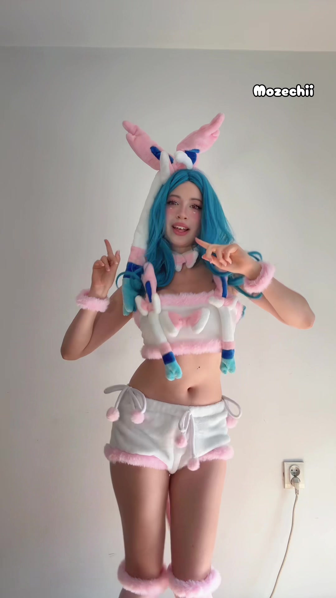 @Mozechii