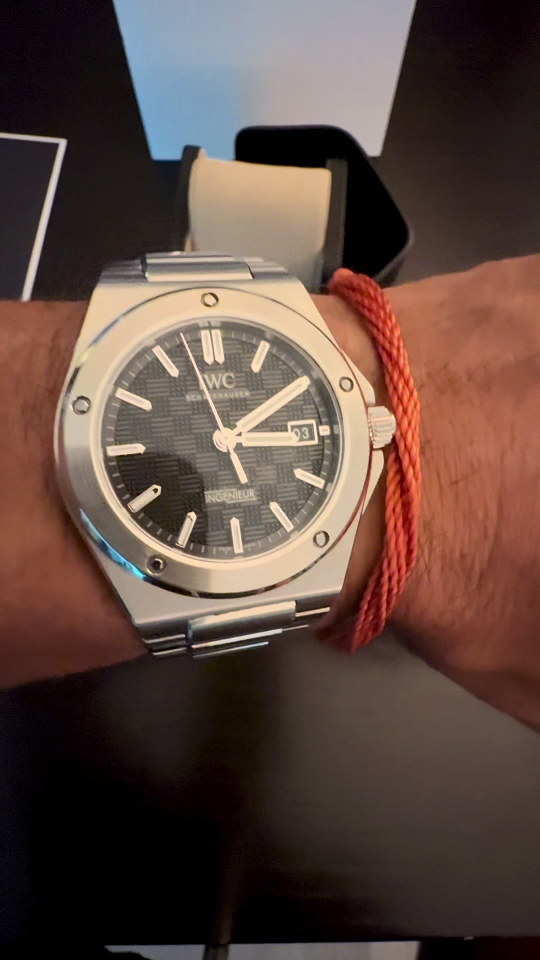 @watchwithnico