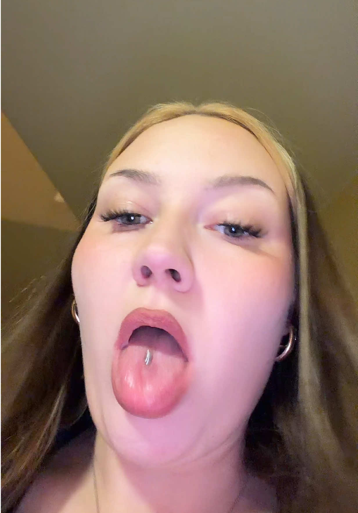 @Lora🤪