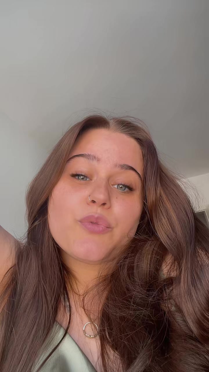 @𝒜𝓃𝓃𝑒