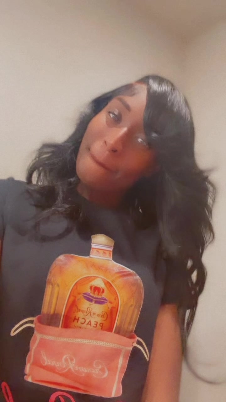 @Ebony Nicole 🍒