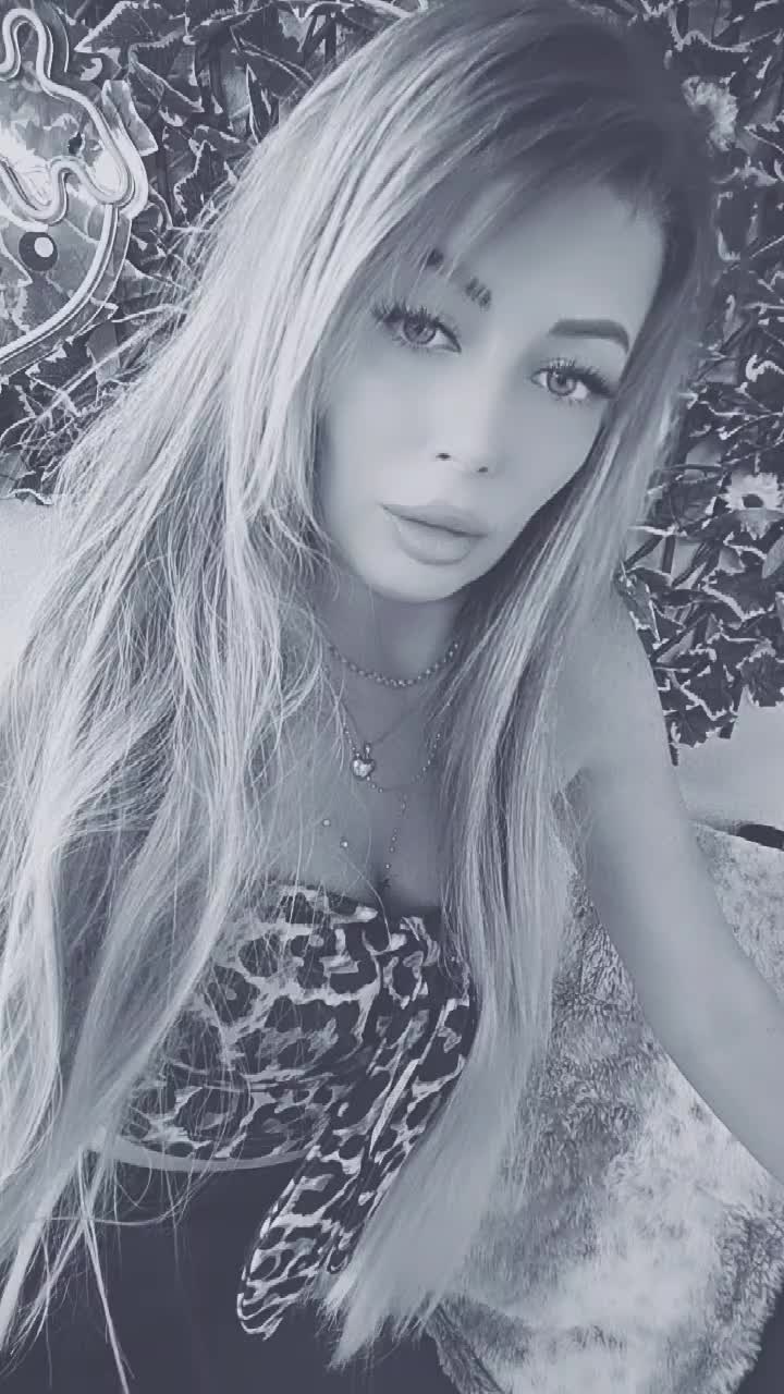 @💋 𝓔𝓿𝓮~𝓵𝔂𝓷 💋