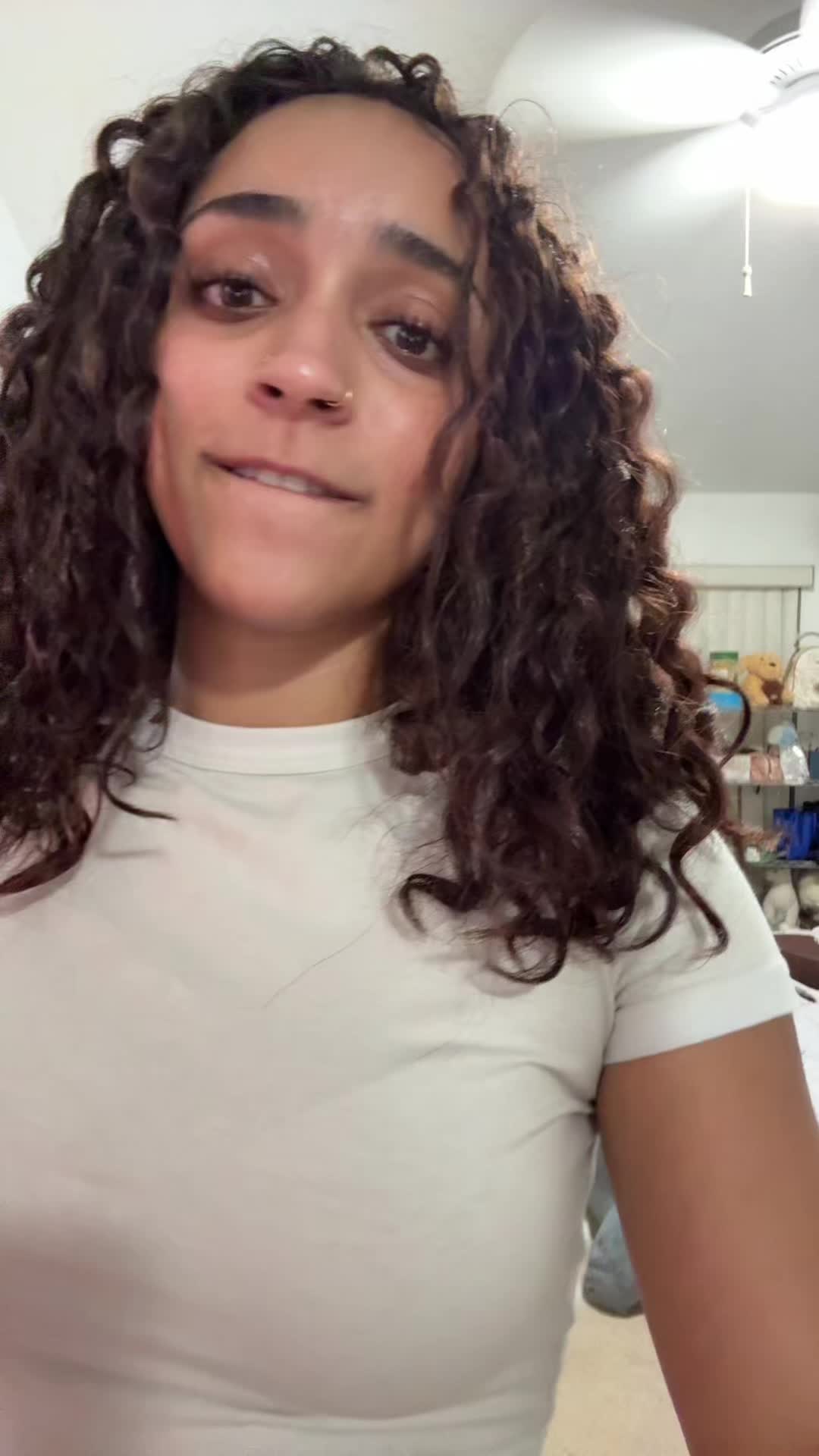 @👣👣