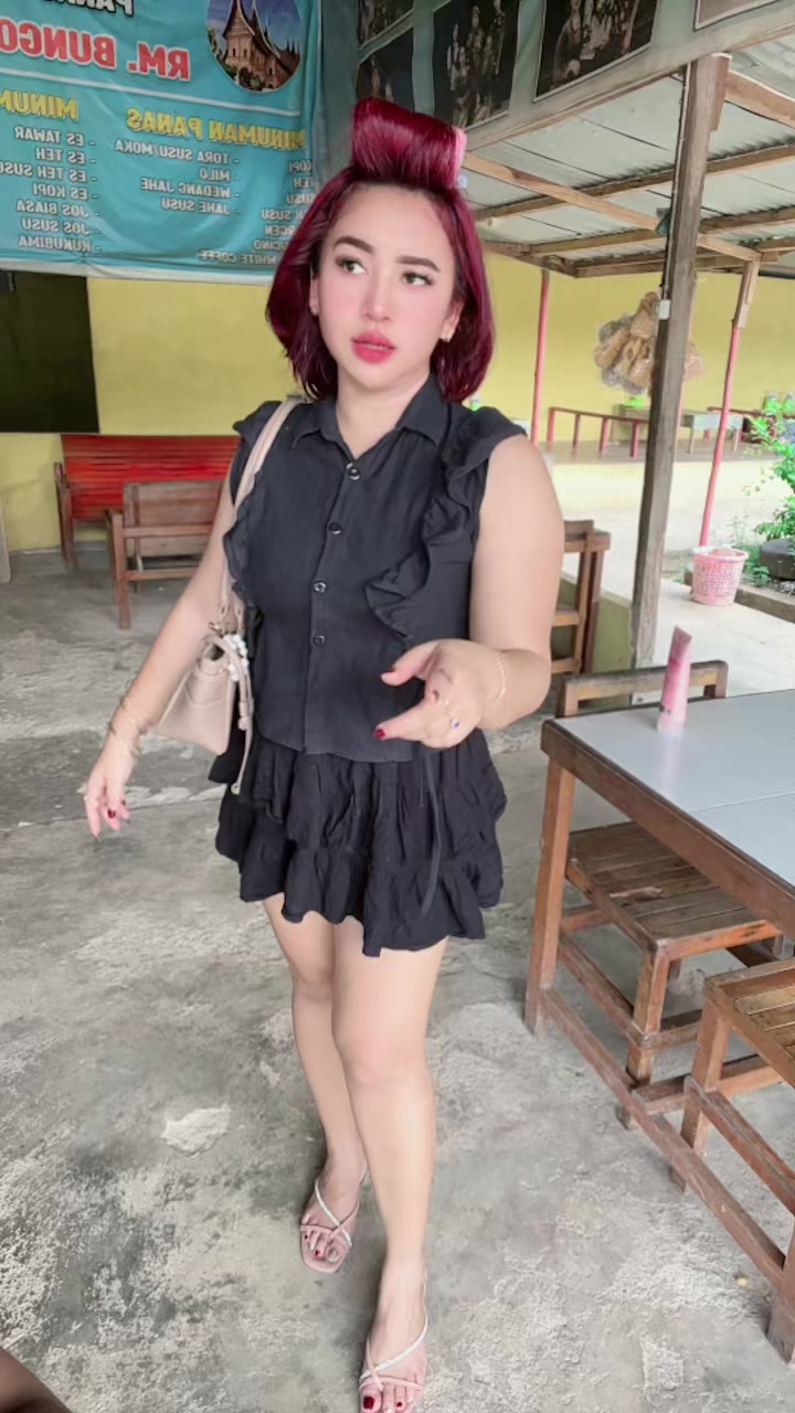 @julia frinella sari
