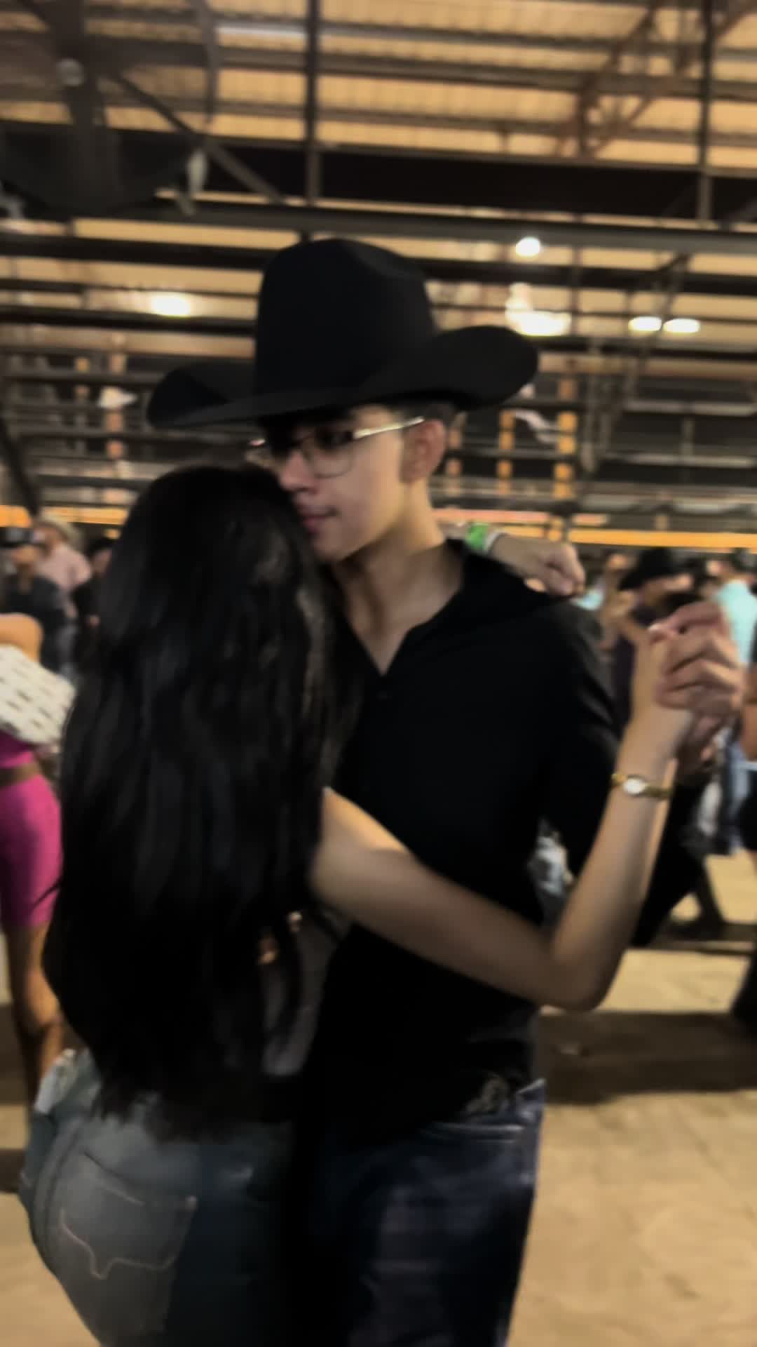 @𝐄𝐥𝐩𝐞𝐥𝐨𝐧𝐥𝐢𝐯𝐞𝟕𝟕𝟕