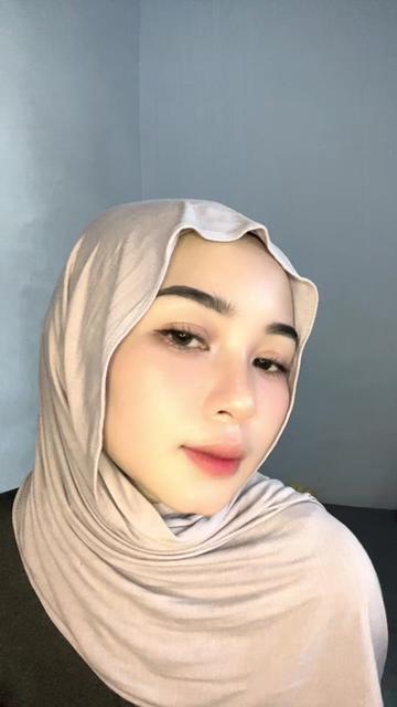 @Azizee_