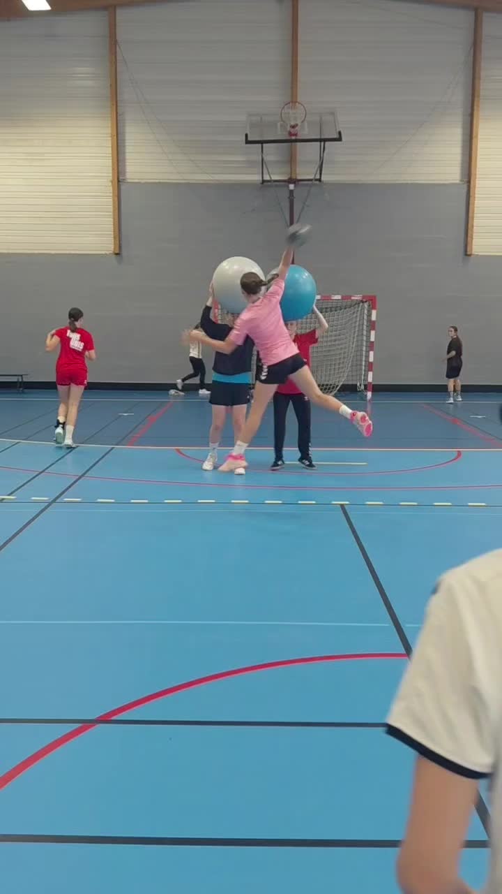 @Nico handball 🤾&zwj;♂️🤾&zwj;♂️🤾&zwj;♂️