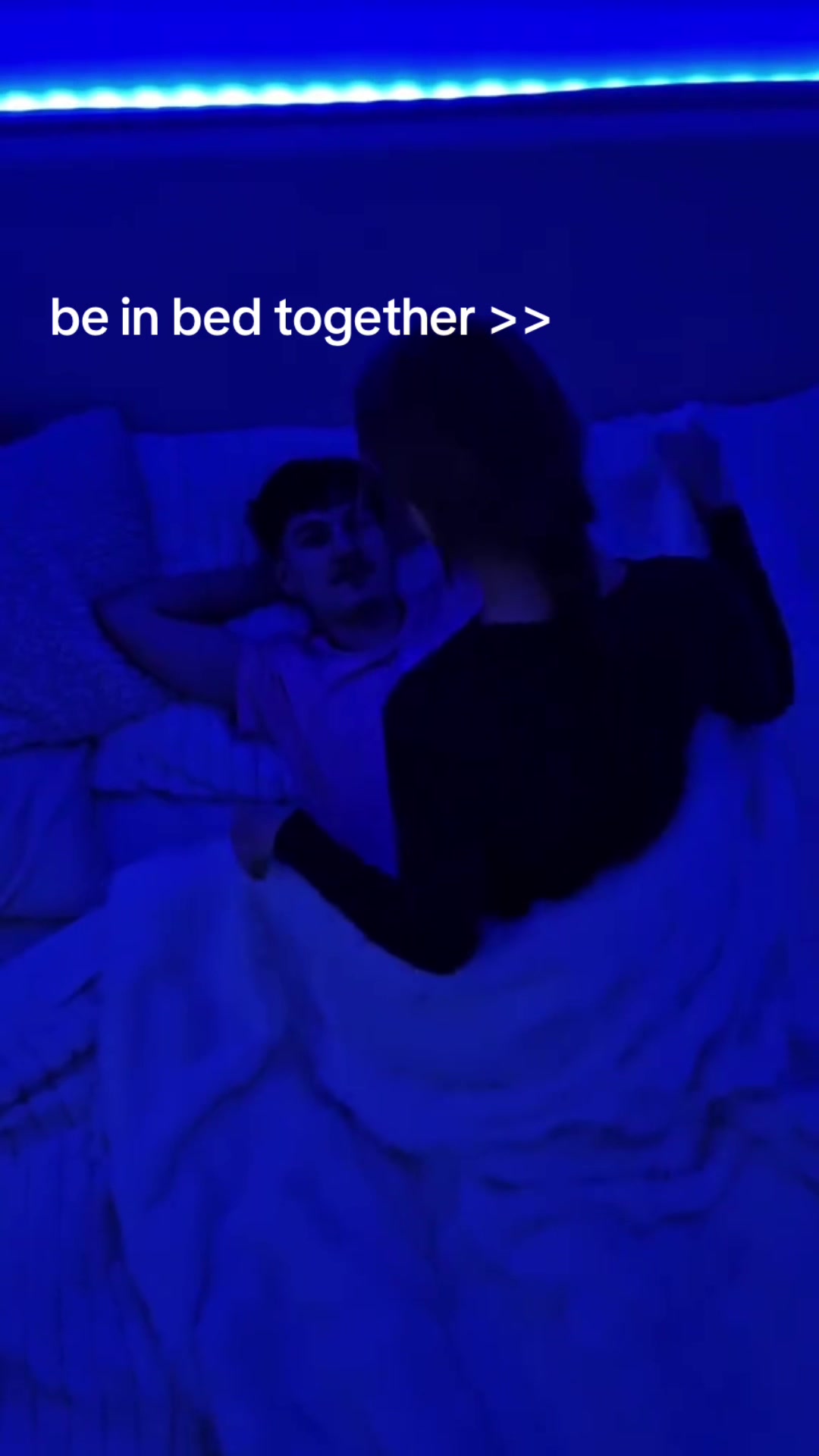 @Couple cute moment
