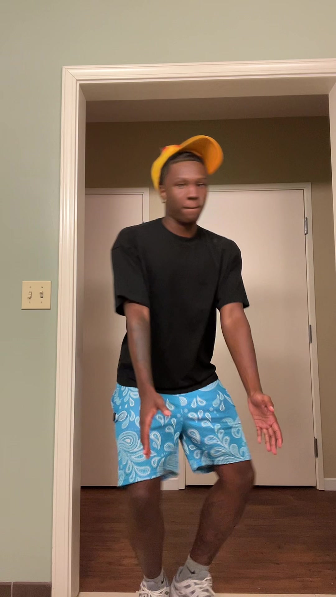@useruno