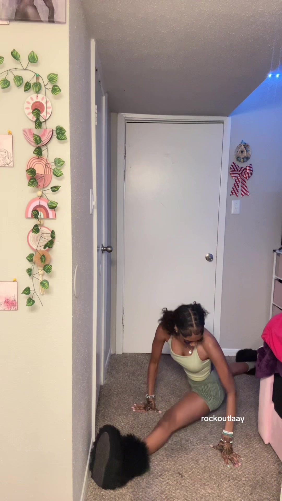 @rockoutlaay