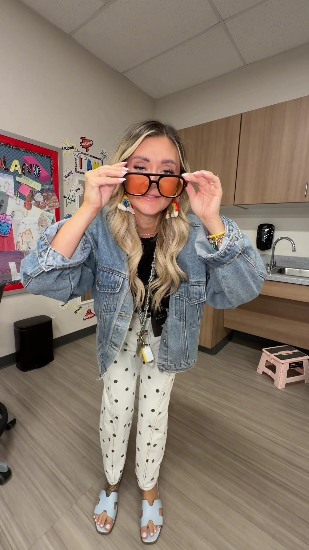 @Hales | boy mom | Teacher