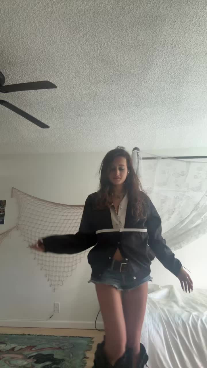@julessearena