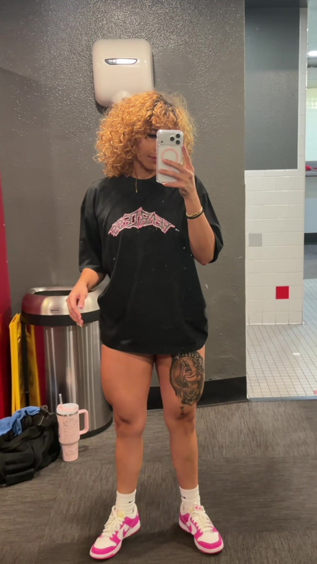 @Lala