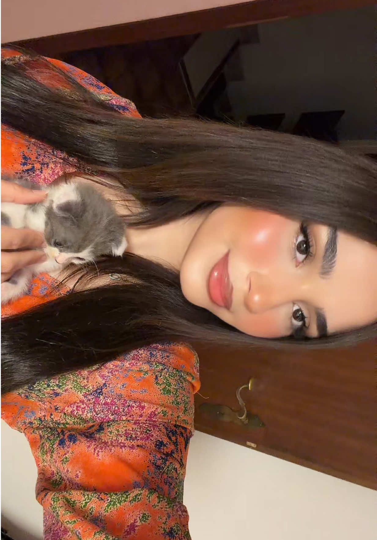 @𝒱
