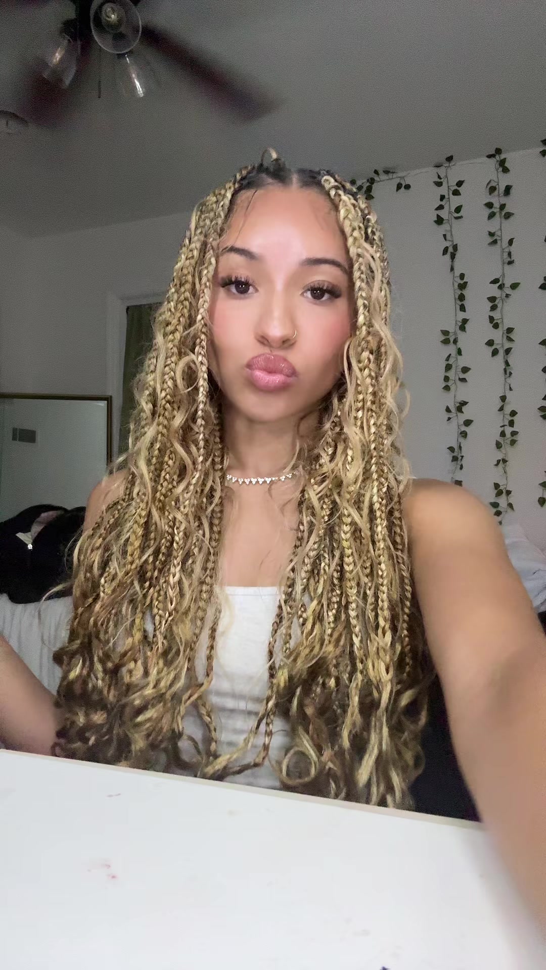 @Isabella