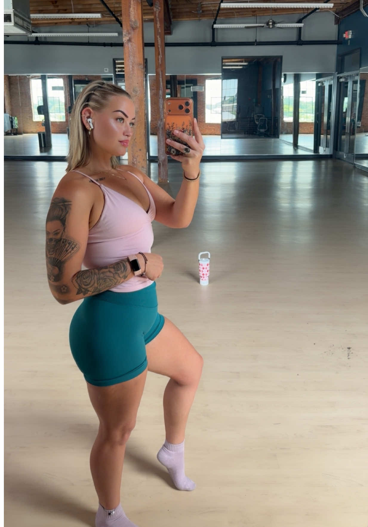 @kirsten.nicole ✿