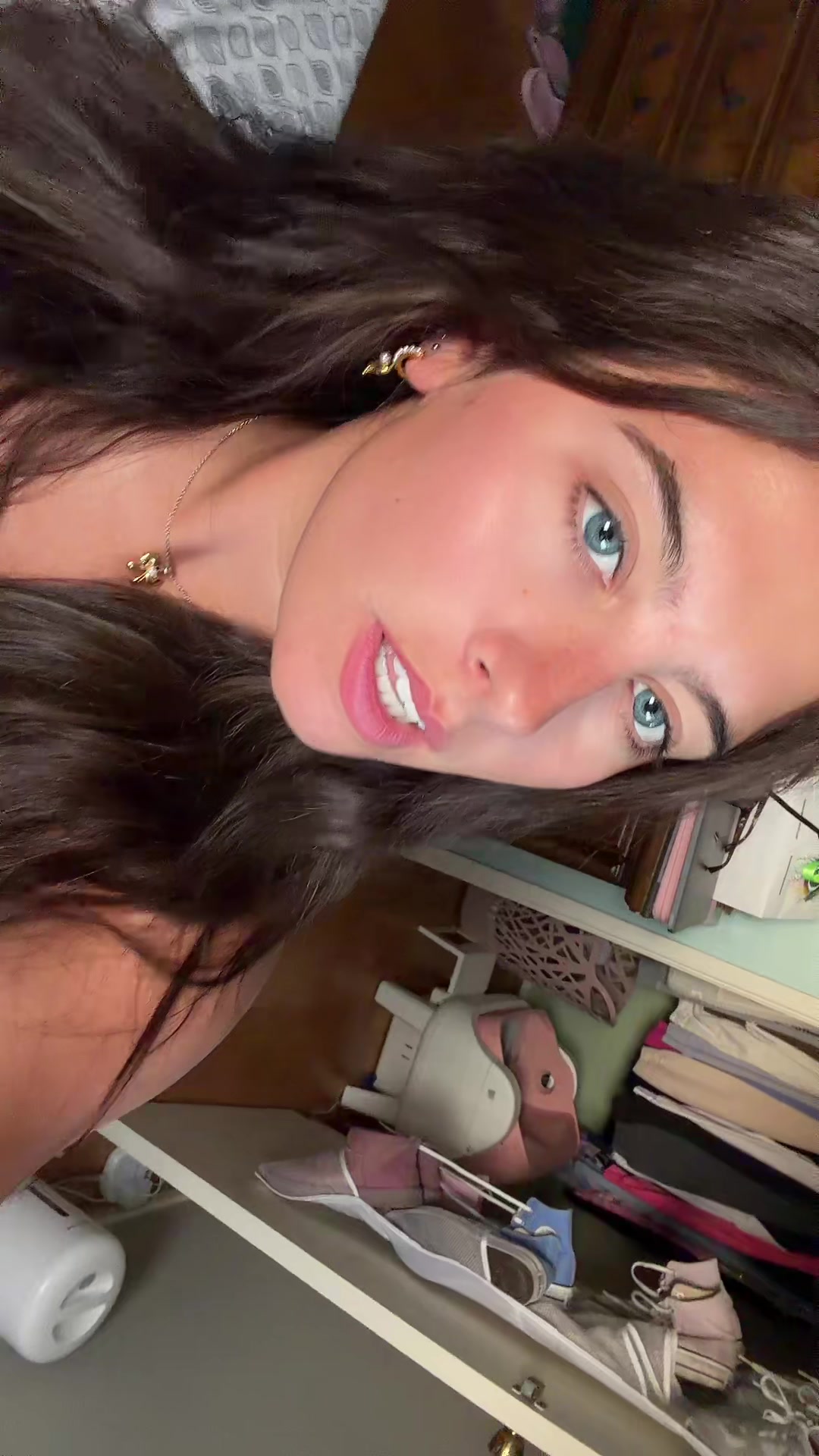 @arielloveskittens