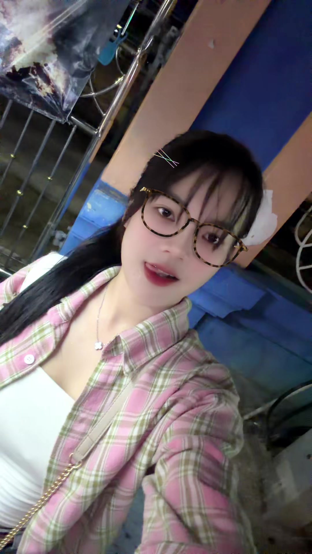 @แพรวา 2543