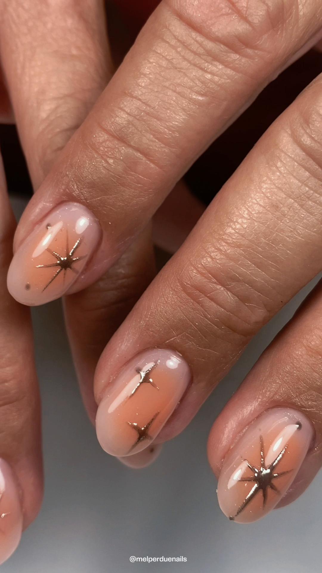 @Mel | Russian Manicurist