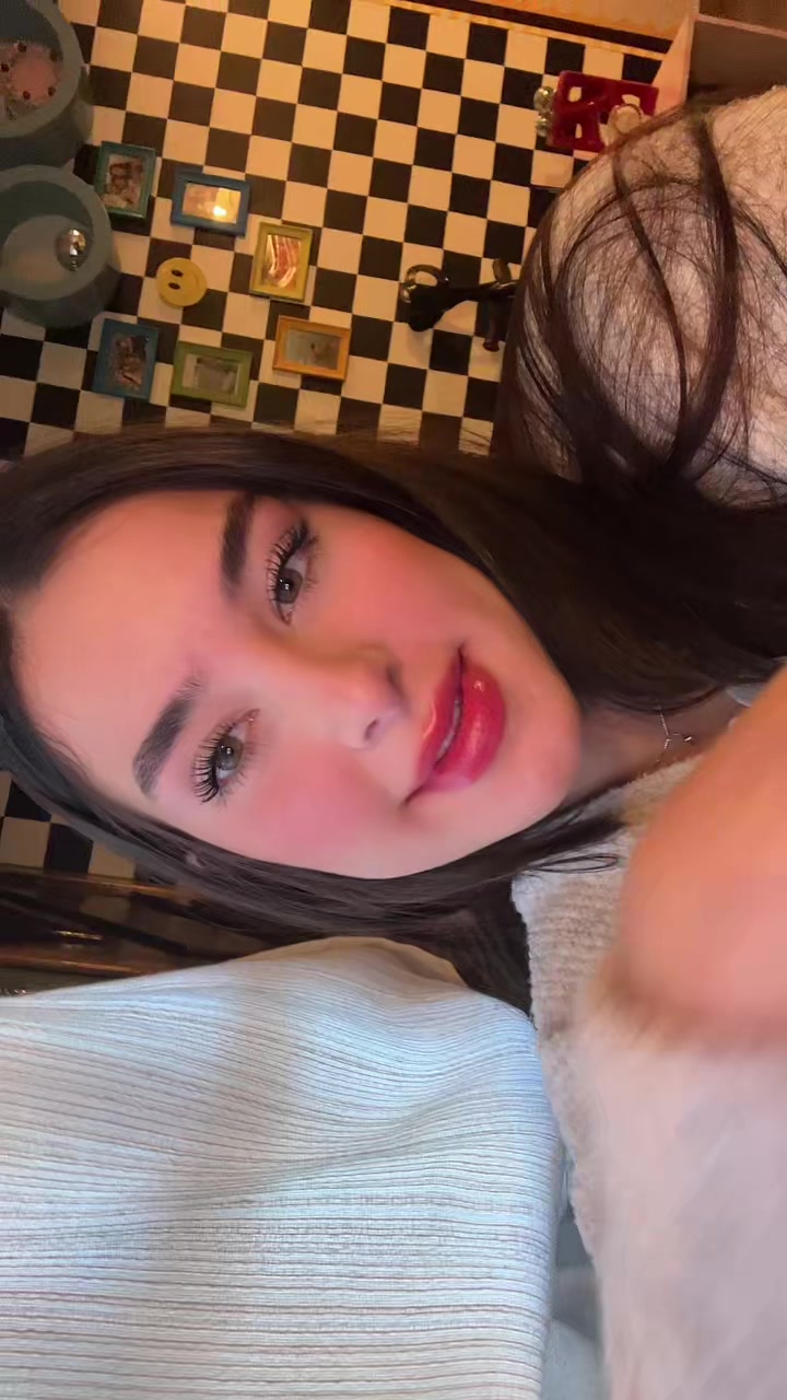 @Millena Constantino 🇧🇬