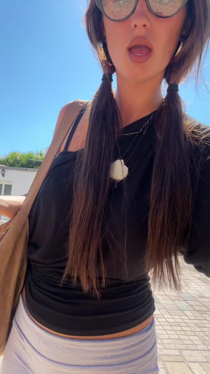 @Haniabania