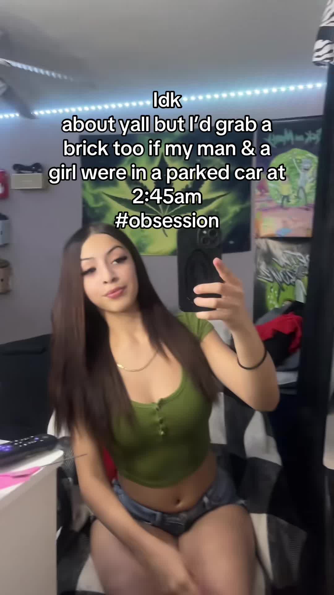 @•