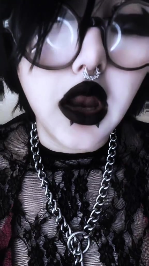 @sp00ky_treats