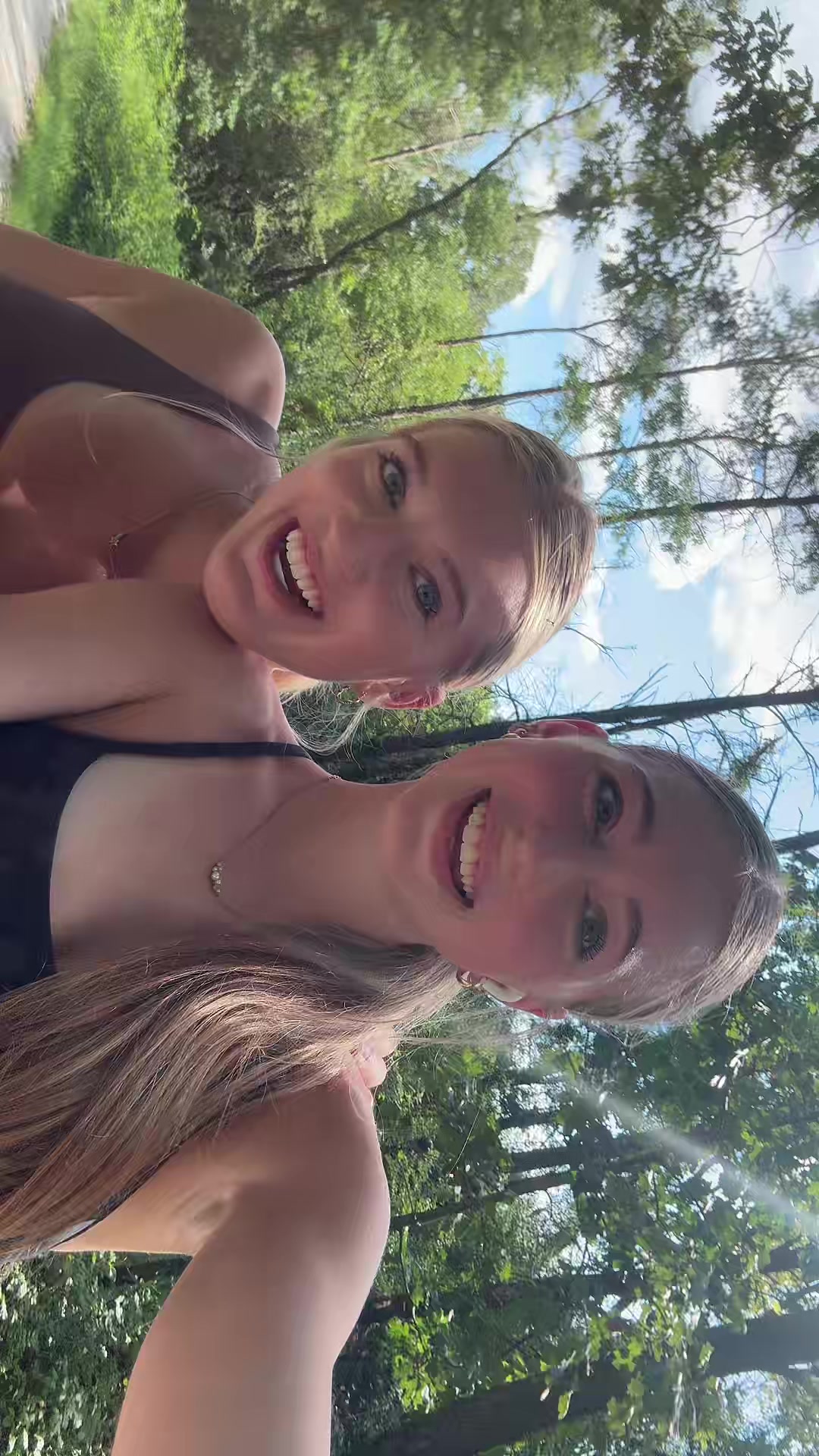 @👯
